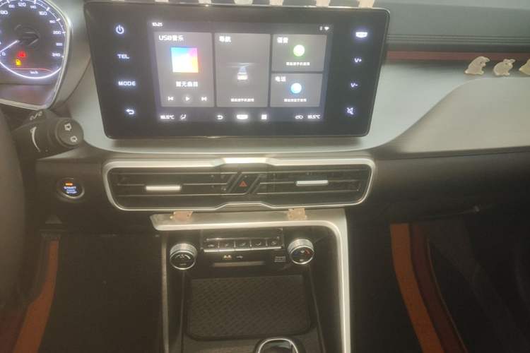 Used Geely Auto Coolray 2020 240T Manual Archer Audio And AC Panel
