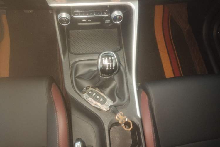 Used Geely Auto Coolray 2020 240T Manual Archer Gear Lever