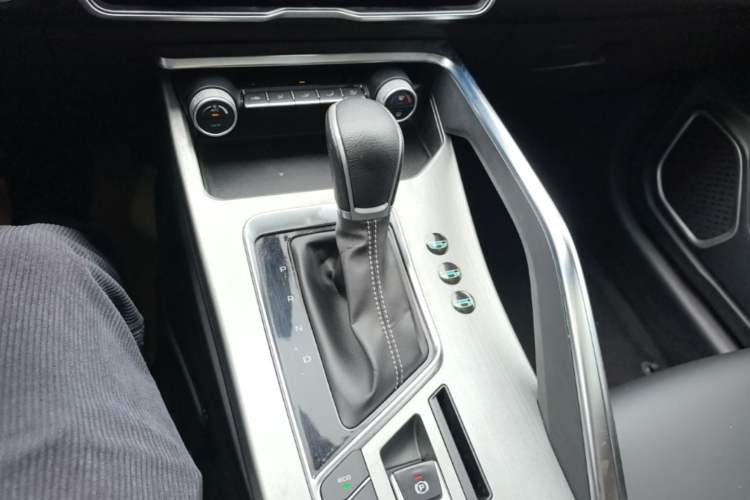 Used Geely Auto Coolray 2020 PRO 240T DCT Hunter Gear Lever