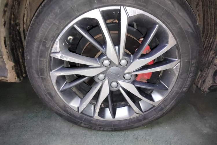Used Geely Auto Coolray 2020 PRO 260T DCT Ranger Right Front Wheel Hub