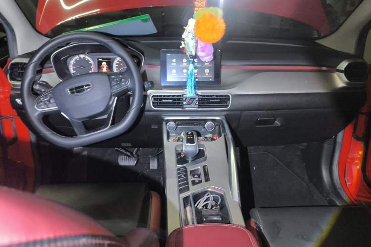 Used Geely Auto Coolray 2020 Facelift 240T DCT Hunter Center Console