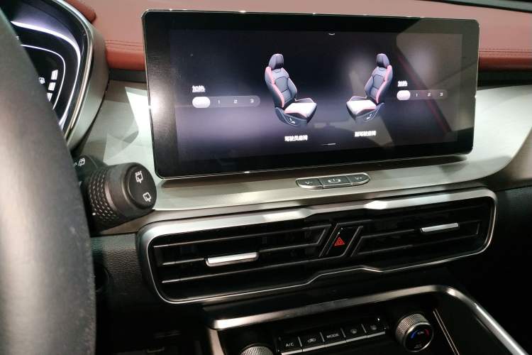 Used Geely Auto Coolray 2020 PRO 260T DCT Ranger Audio And AC Panel