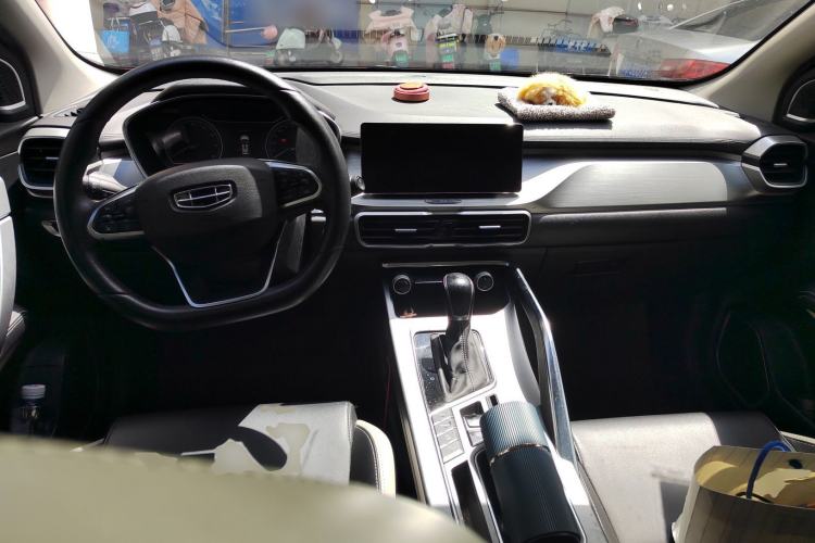 Used Geely Auto Coolray 2020 PRO 240T DCT Hunter Center Console