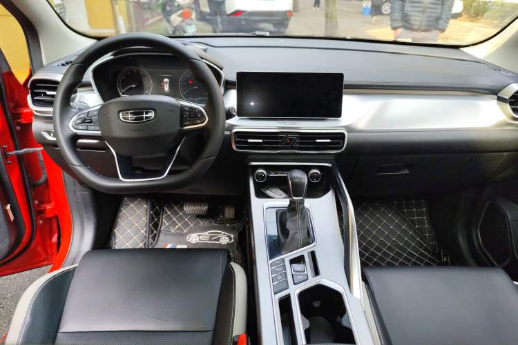 Used Geely Auto Coolray 2020 PRO 240T DCT Hunter Center Console