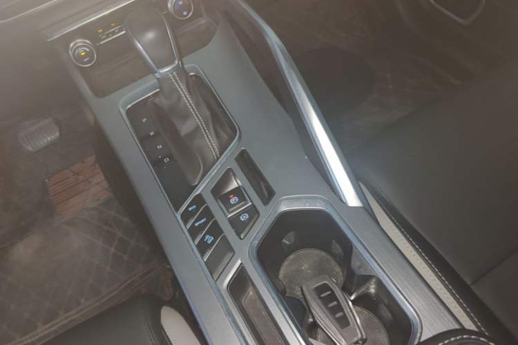 Used Geely Auto Coolray 2020 PRO 240T DCT Hunter Gear Lever