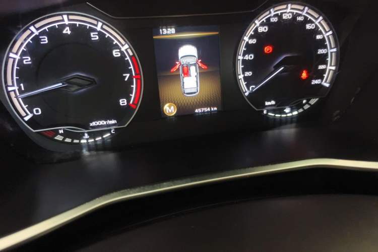 Used Geely Auto Coolray 2020 PRO 240T Manual Shooter Odometer Close Up