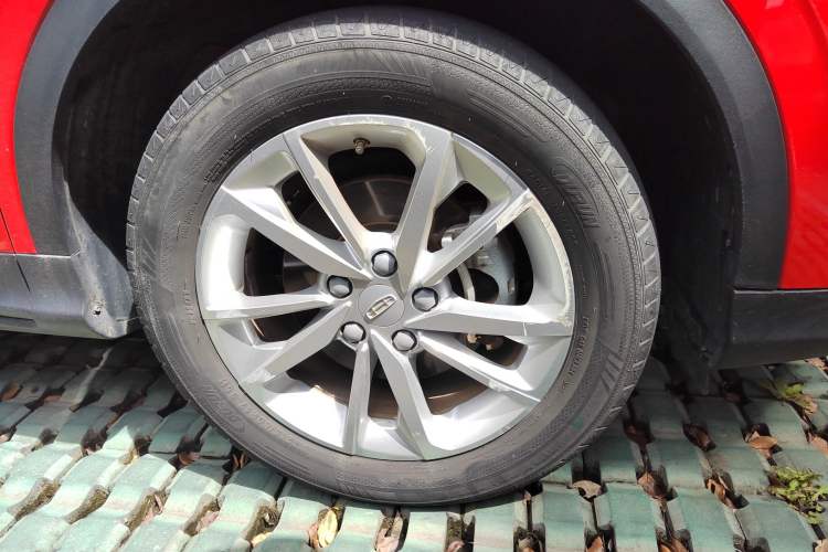 Used Geely Auto Coolray 2020 PRO 240T DCT Hunter Right Front Wheel Hub