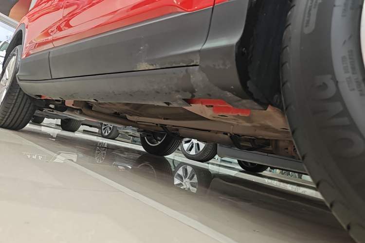 Used Geely Auto Coolray 2020 PRO 240T DCT Hunter Right Side Sill