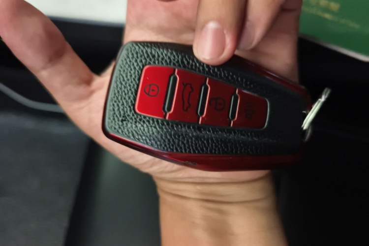 Used Geely Auto Coolray 2020 PRO 240T Manual Shooter Vehicle Key