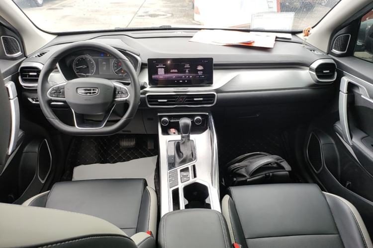 Used Geely Auto Coolray 2020 PRO 240T DCT Hunter Center Console