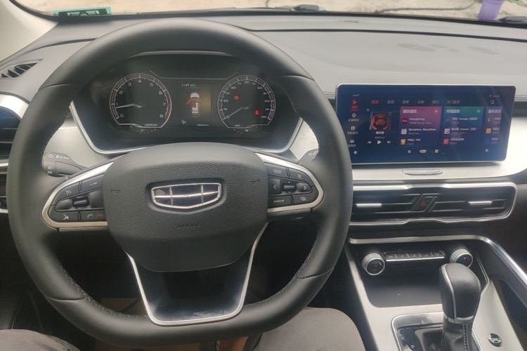 Used Geely Auto Coolray 2020 PRO 240T DCT Hunter Center Console