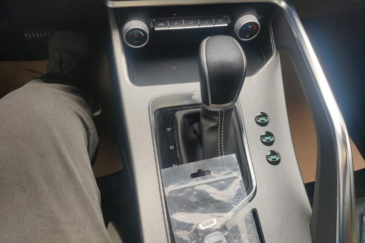 Used Geely Auto Coolray 2020 PRO 240T DCT Hunter Gear Lever