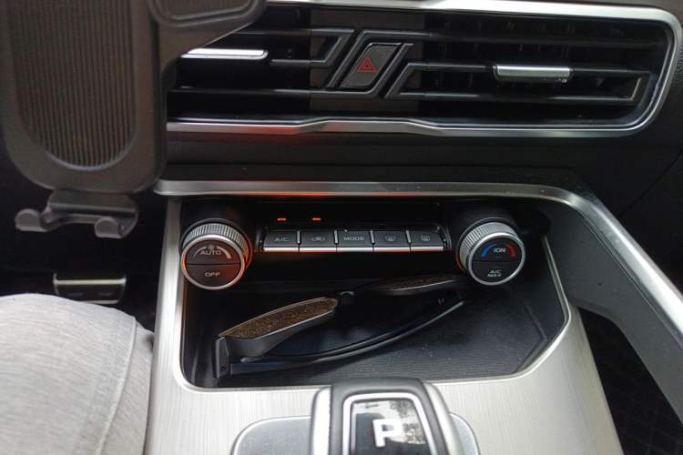 Used Geely Auto Coolray 2020 PRO 260T DCT Battle Audio And AC Panel