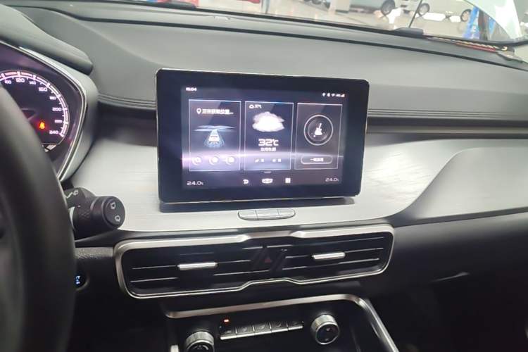 Used Geely Auto Coolray 2020 PRO 240T DCT Hunter Audio And AC Panel