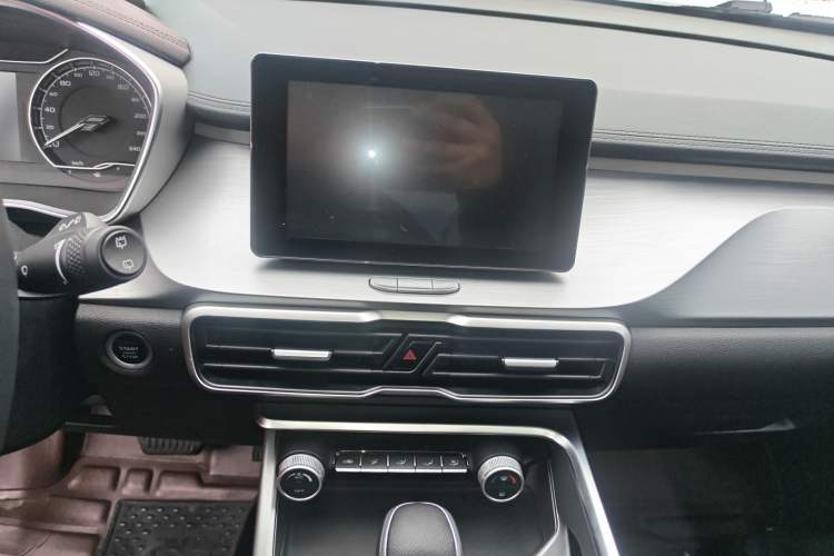 Used Geely Auto Coolray 2020 PRO 240T DCT Hunter Audio And AC Panel