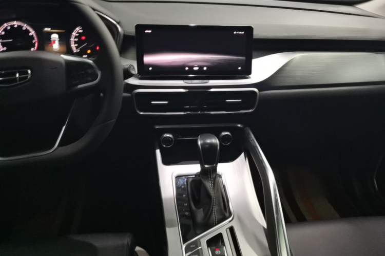 Used Geely Auto Coolray 2020 PRO 240T DCT Hunter Audio And AC Panel