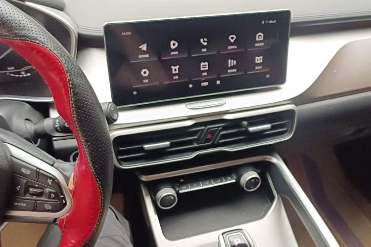 Used Geely Auto Coolray 2020 Facelift 240T DCT Hunter Audio And AC Panel