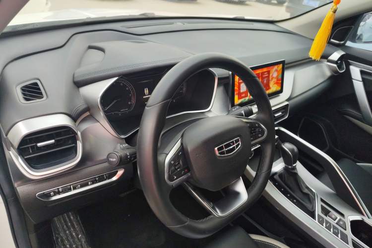 Used Geely Auto Coolray 2020 PRO 240T DCT Hunter Center Console