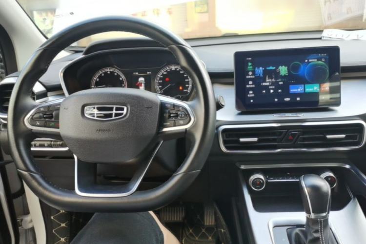 Used Geely Auto Coolray 2020 PRO 240T DCT Hunter Center Console