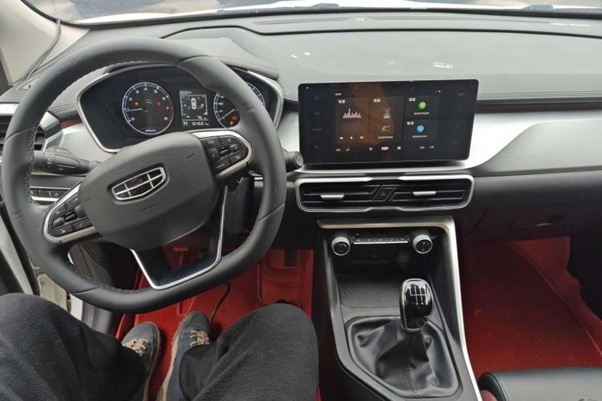 Used Geely Auto Coolray 2020 240T Manual Archer Center Console