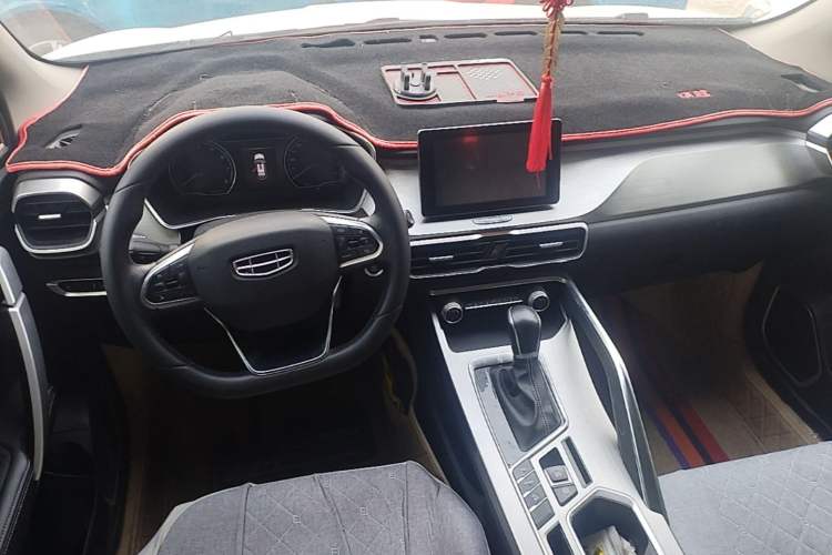 Used Geely Auto Coolray 2020 PRO 240T DCT Hunter Center Console