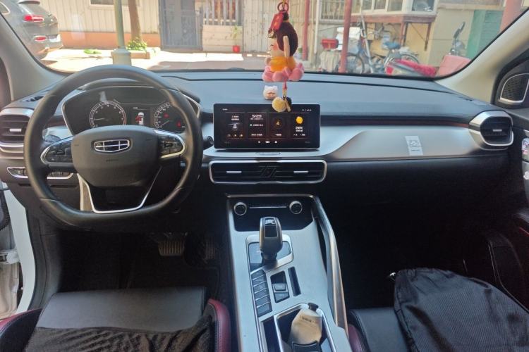 Used Geely Auto Coolray 2020 Facelift 240T DCT Hunter Center Console
