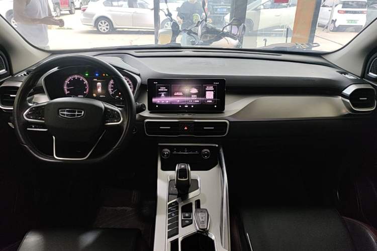 Used Geely Auto Coolray 2020 Facelift 240T DCT Hunter Center Console