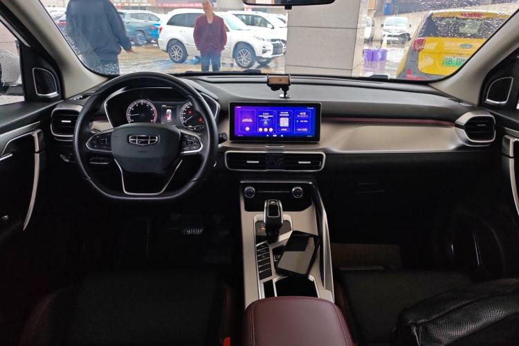 Used Geely Auto Coolray 2020 Facelift 240T DCT Hunter Center Console