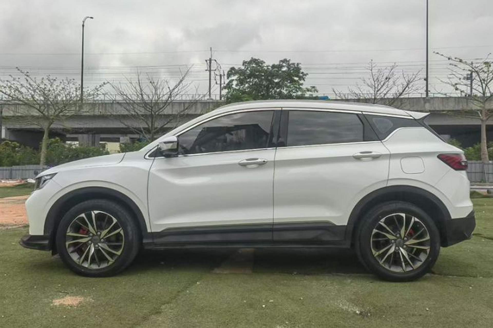 Used Geely Auto Coolray 2020 PRO 260T DCT Knight Exterior 3