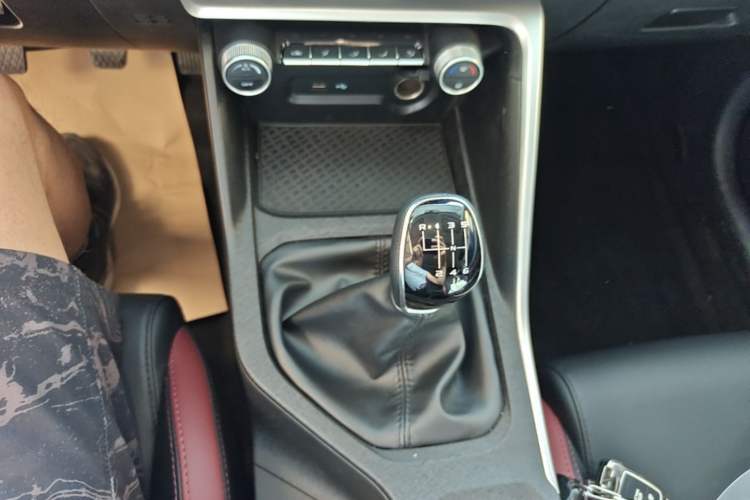 Used Geely Auto Coolray 2020 240T Manual Archer Gear Lever