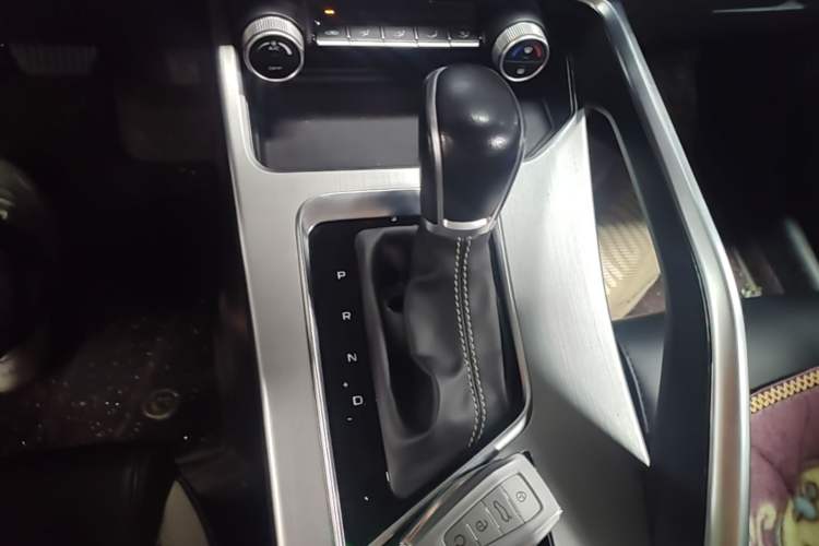 Used Geely Auto Coolray 2020 PRO 240T DCT Hunter Gear Lever