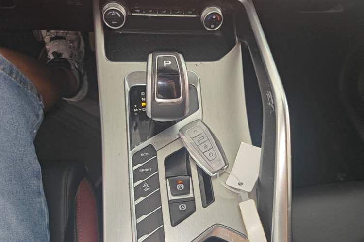 Used Geely Auto Coolray 2020 Facelift 240T DCT Hunter Gear Lever