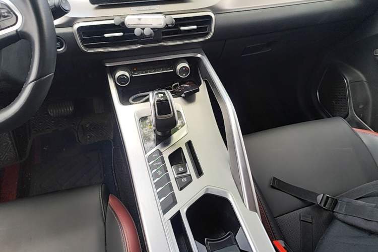 Used Geely Auto Coolray 2020 Facelift 240T DCT Hunter Gear Lever