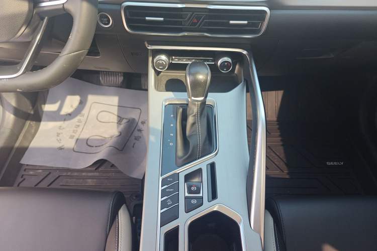 Used Geely Auto Coolray 2020 PRO 240T DCT Hunter Gear Lever