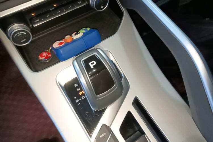 Used Geely Auto Coolray 2020 Facelift 240T DCT Hunter Gear Lever