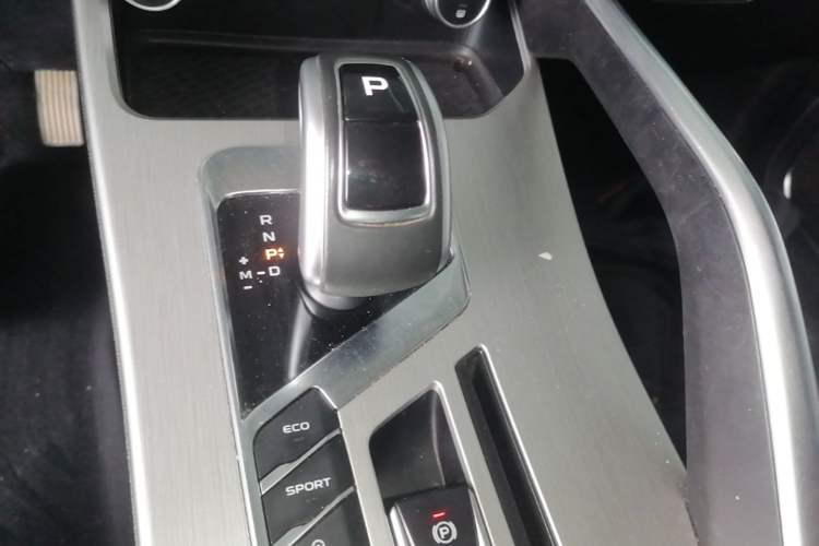 Used Geely Auto Coolray 2020 Facelift 240T DCT Hunter Gear Lever