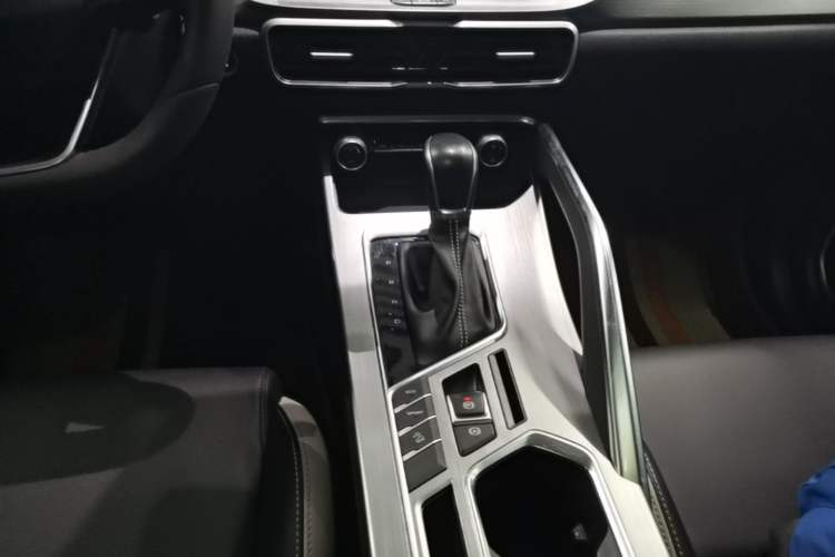 Used Geely Auto Coolray 2020 PRO 240T DCT Hunter Gear Lever