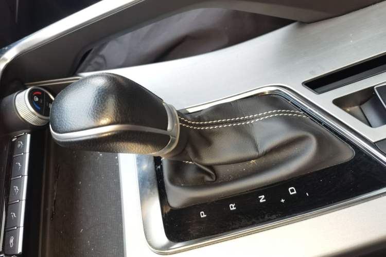 Used Geely Auto Coolray 2020 PRO 240T DCT Hunter Gear Lever
