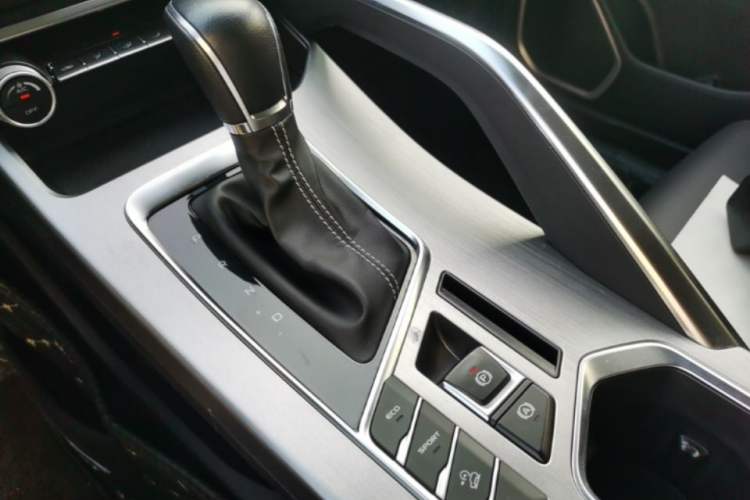 Used Geely Auto Coolray 2020 PRO 240T DCT Hunter Gear Lever