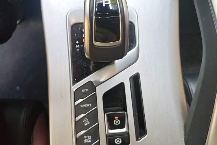 Used Geely Auto Coolray 2020 PRO 260T DCT Battle Gear Lever
