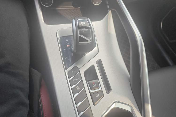 Used Geely Auto Coolray 2020 Facelift 240T DCT Hunter Gear Lever