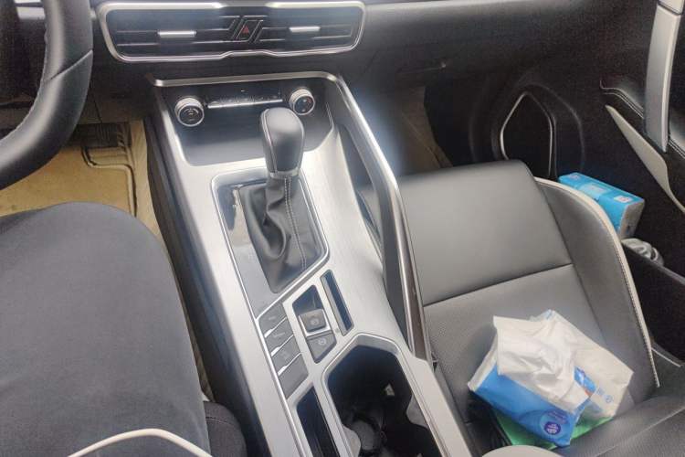 Used Geely Auto Coolray 2020 PRO 240T DCT Hunter Gear Lever