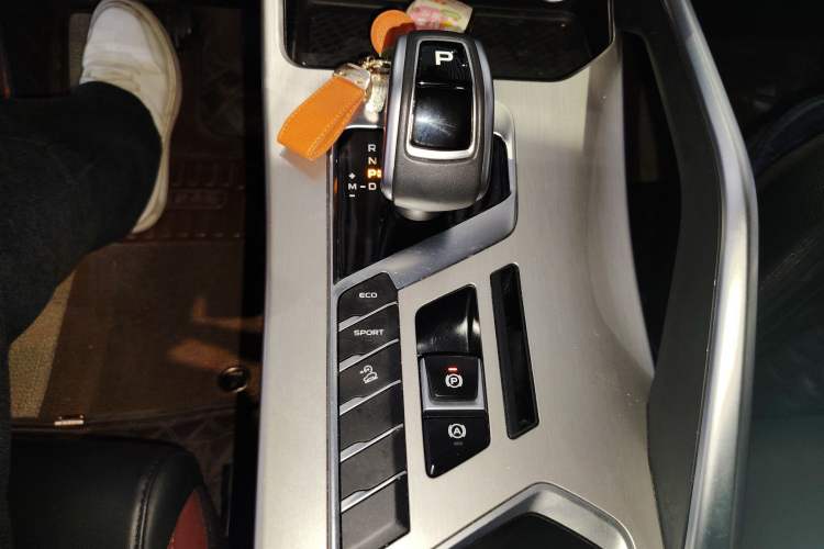 Used Geely Auto Coolray 2020 Facelift 240T DCT Hunter Gear Lever