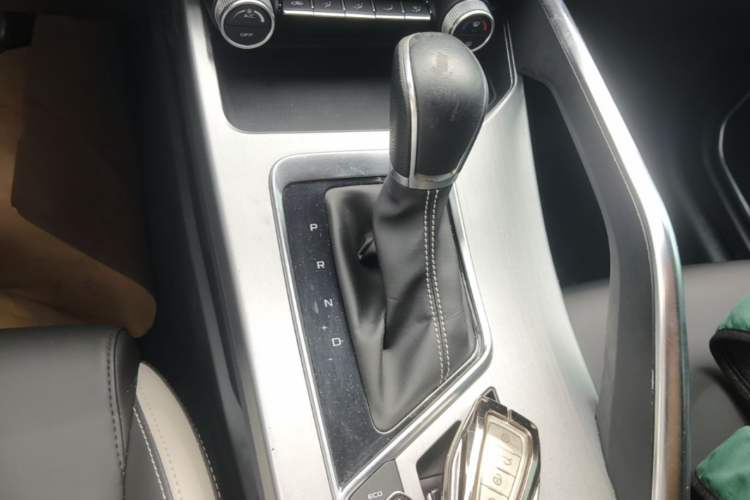 Used Geely Auto Coolray 2020 PRO 240T DCT Hunter Gear Lever