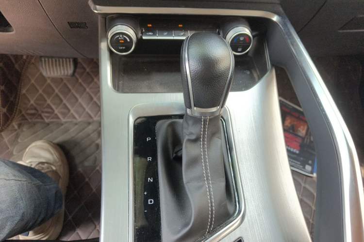 Used Geely Auto Coolray 2020 PRO 240T DCT Hunter Gear Lever