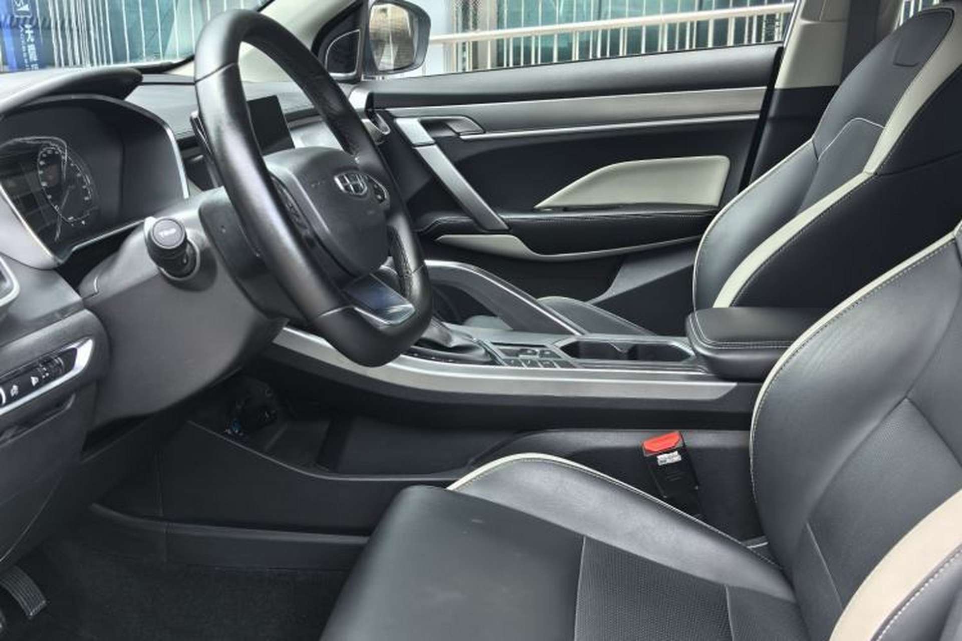 Used Geely Auto Coolray 2020 PRO 240T DCT Hunter Interior 2