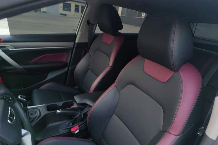Used Geely Auto Coolray 2020 240T Manual Archer Interior 3