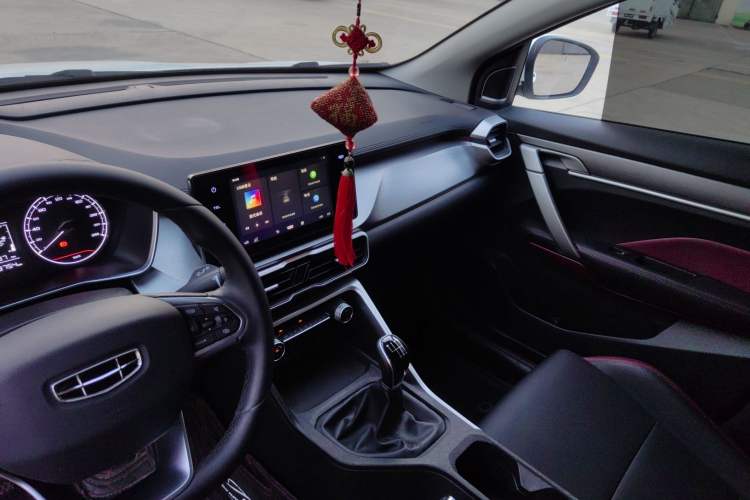 Used Geely Auto Coolray 2020 240T Manual Archer Interior 4
