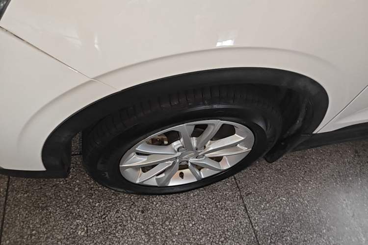 Used Geely Auto Coolray 2020 PRO 240T DCT Hunter Left Front Wheel Hub