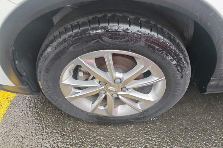 Used Geely Auto Coolray 2020 PRO 240T DCT Hunter Left Front Wheel Hub